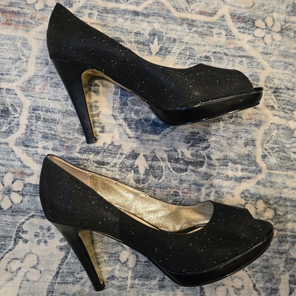 Black sparkle peep toe. - Picture 5 of 9